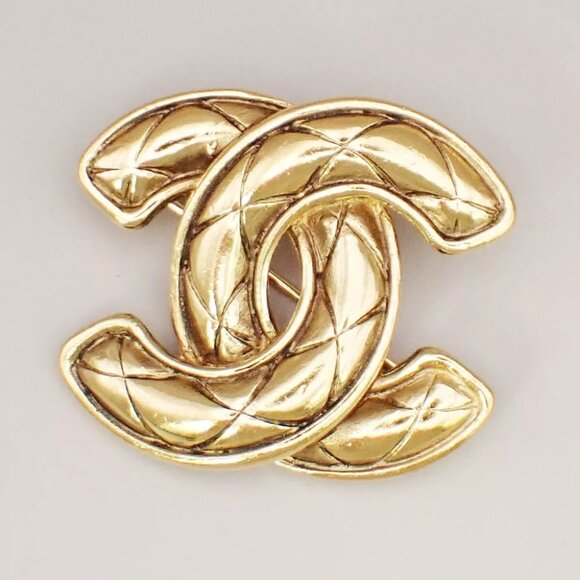 authenticity guaranteed CHANEL CC Logo Matelasse Pin Brooch Gold-Plated France - Picture 1 of 6